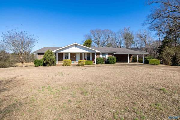 7 Acres of Land with Home for Sale in Hamilton, Alabama