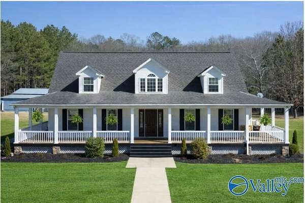 25 Acres of Land with Home for Sale in Fort Payne, Alabama