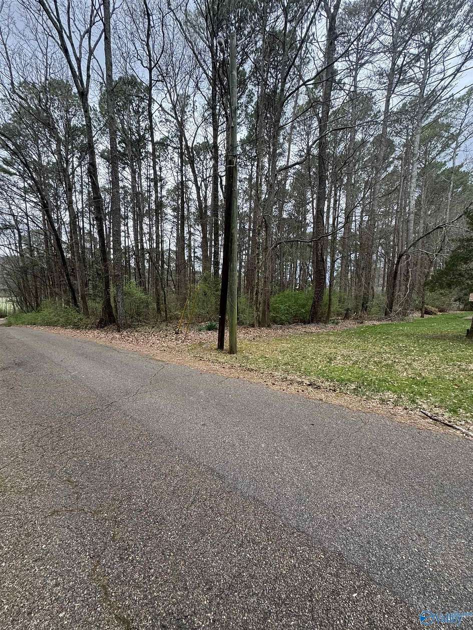 0.94 Acres of Land for Sale in Huntsville, Alabama