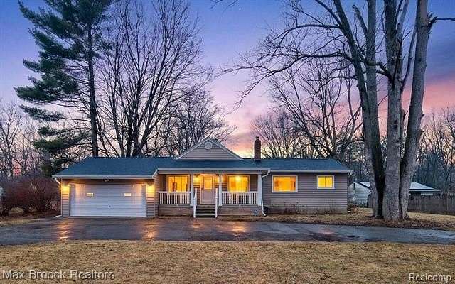 2 Acres of Land with Home for Sale in Southfield, Michigan