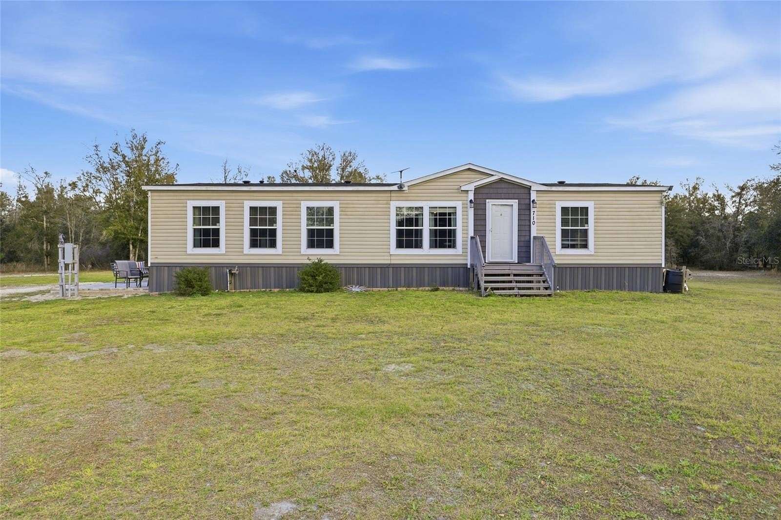 10 Acres of Recreational Land with Home for Sale in Fort White, Florida