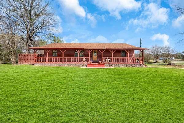 2 Acres of Land with Home for Sale in Mount Vernon, Texas