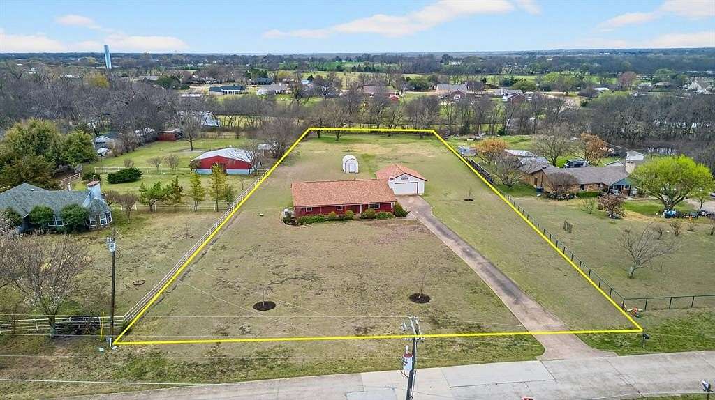 1.8 Acres of Land with Home for Sale in Lowry Crossing, Texas