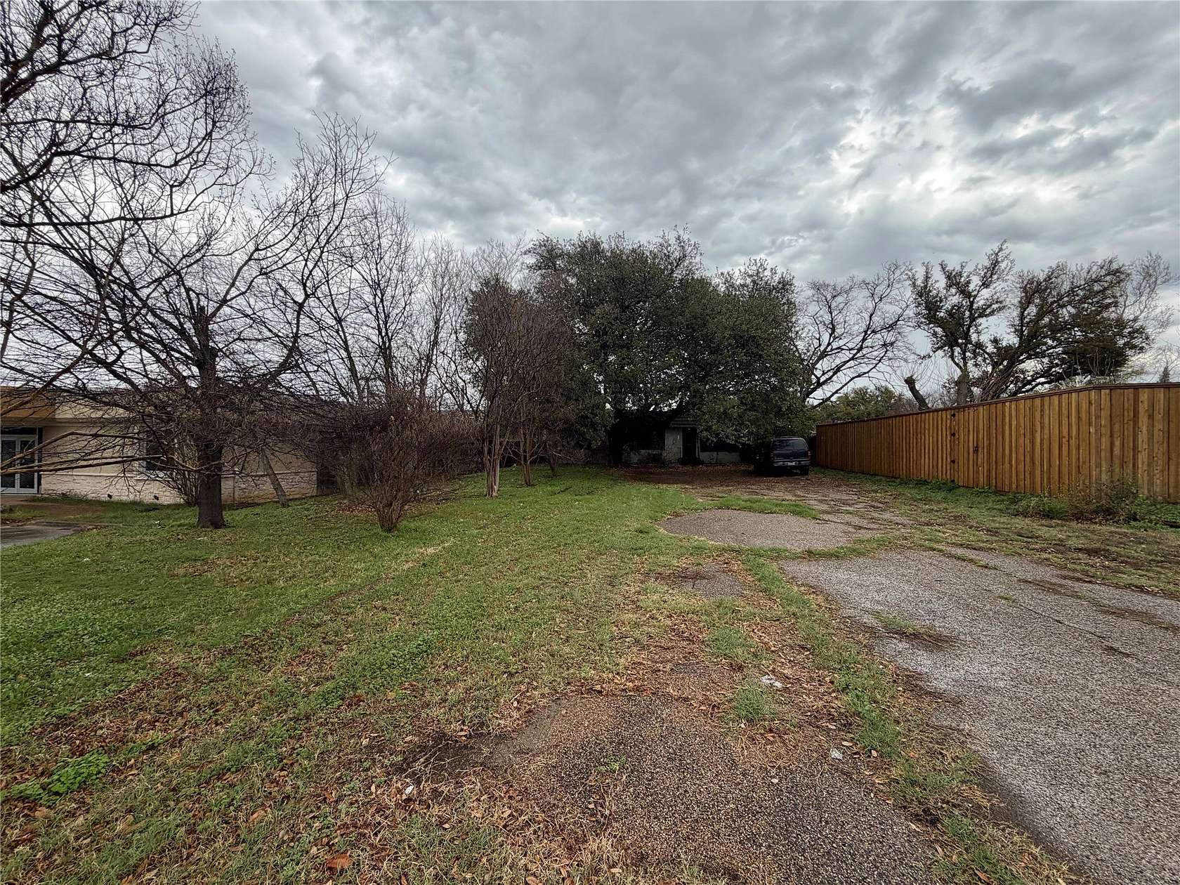 0.27 Acres of Mixed-Use Land for Sale in Farmers Branch, Texas