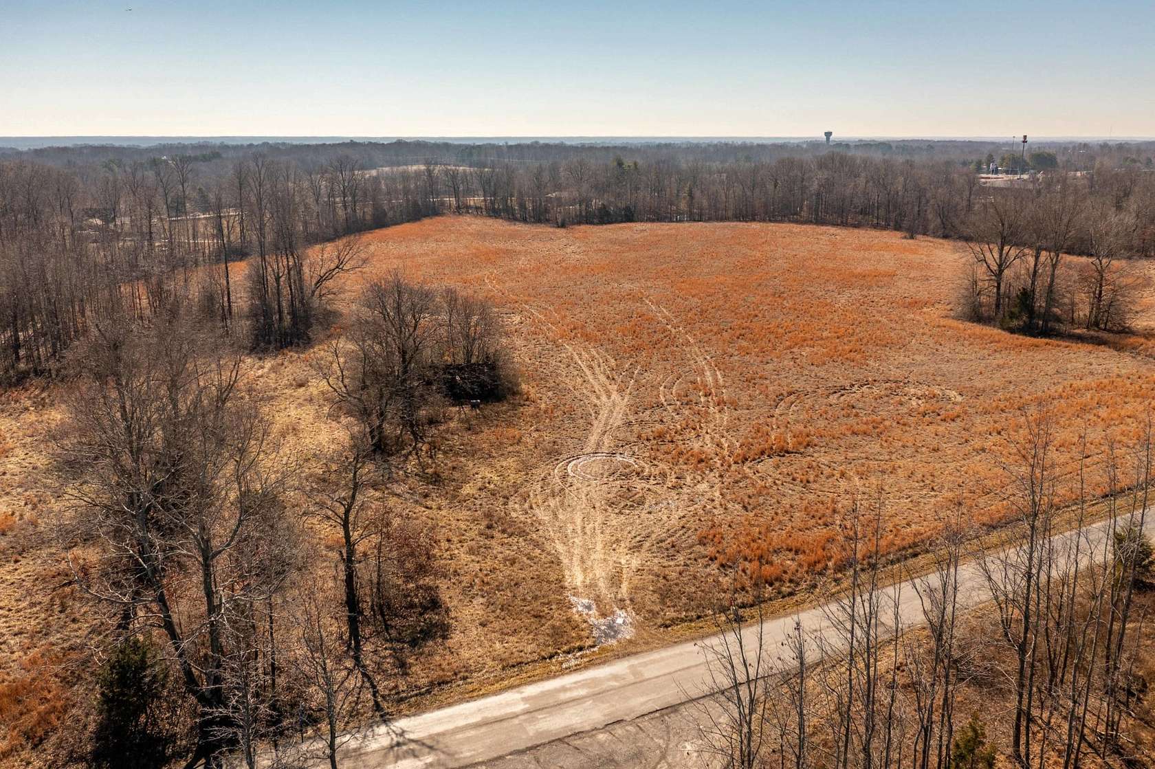 5 Acres of Commercial Land for Sale in Pleasant View, Tennessee