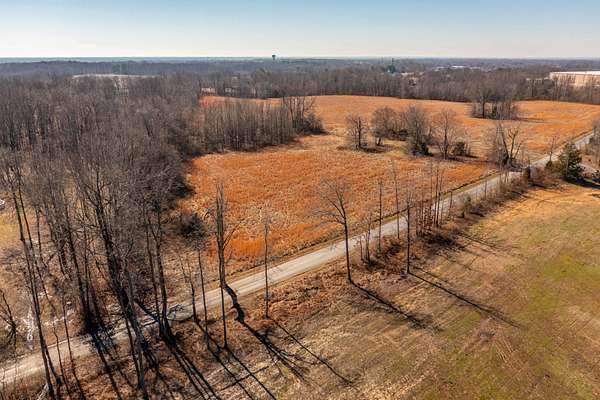 6 Acres of Commercial Land for Sale in Pleasant View, Tennessee