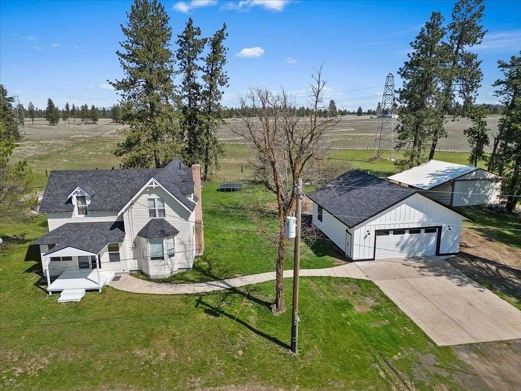 12 Acres of Land with Home for Sale in Spokane, Washington