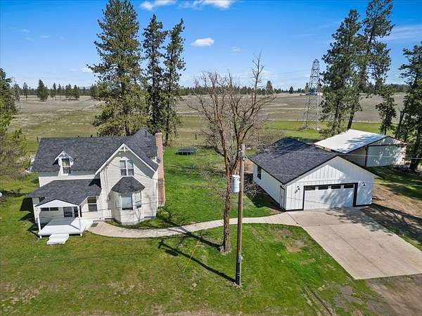 12 Acres of Land with Home for Sale in Spokane, Washington