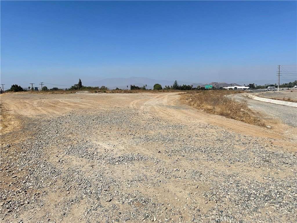 2 Acres of Commercial Land for Sale in Riverside, California