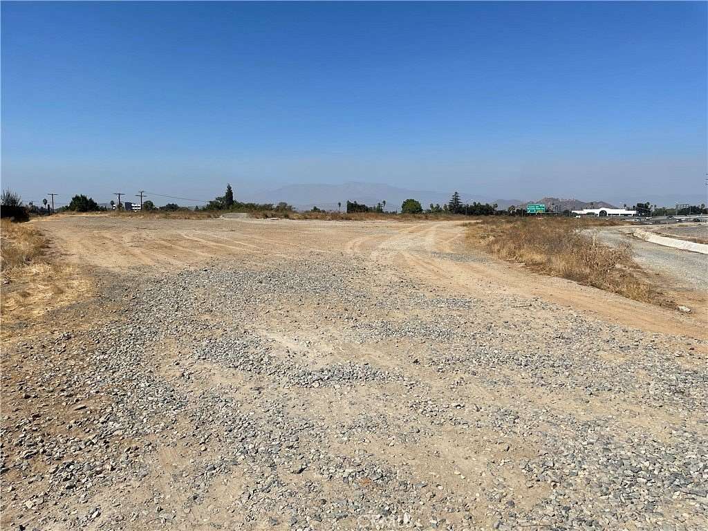 2 Acres of Commercial Land for Sale in Riverside, California