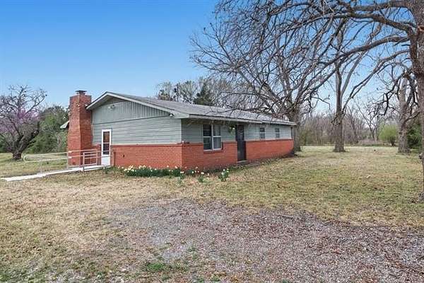 15.8 Acres of Land with Home for Sale in Okmulgee, Oklahoma