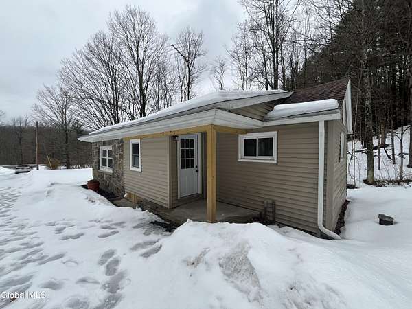 Land with Home for Lease in Alcove, New York