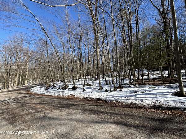 1.39 Acres of Residential Land for Sale in Canadensis, Pennsylvania
