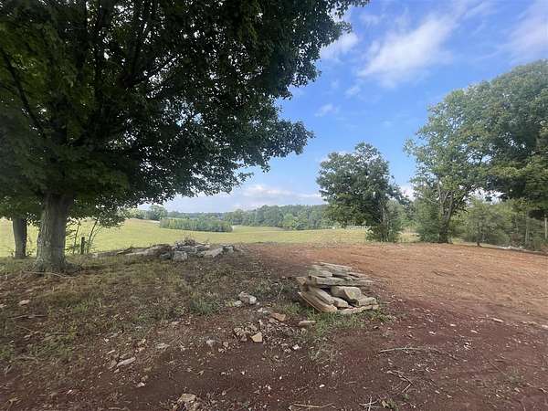 17 Acres of Land for Sale in Oakland, Kentucky