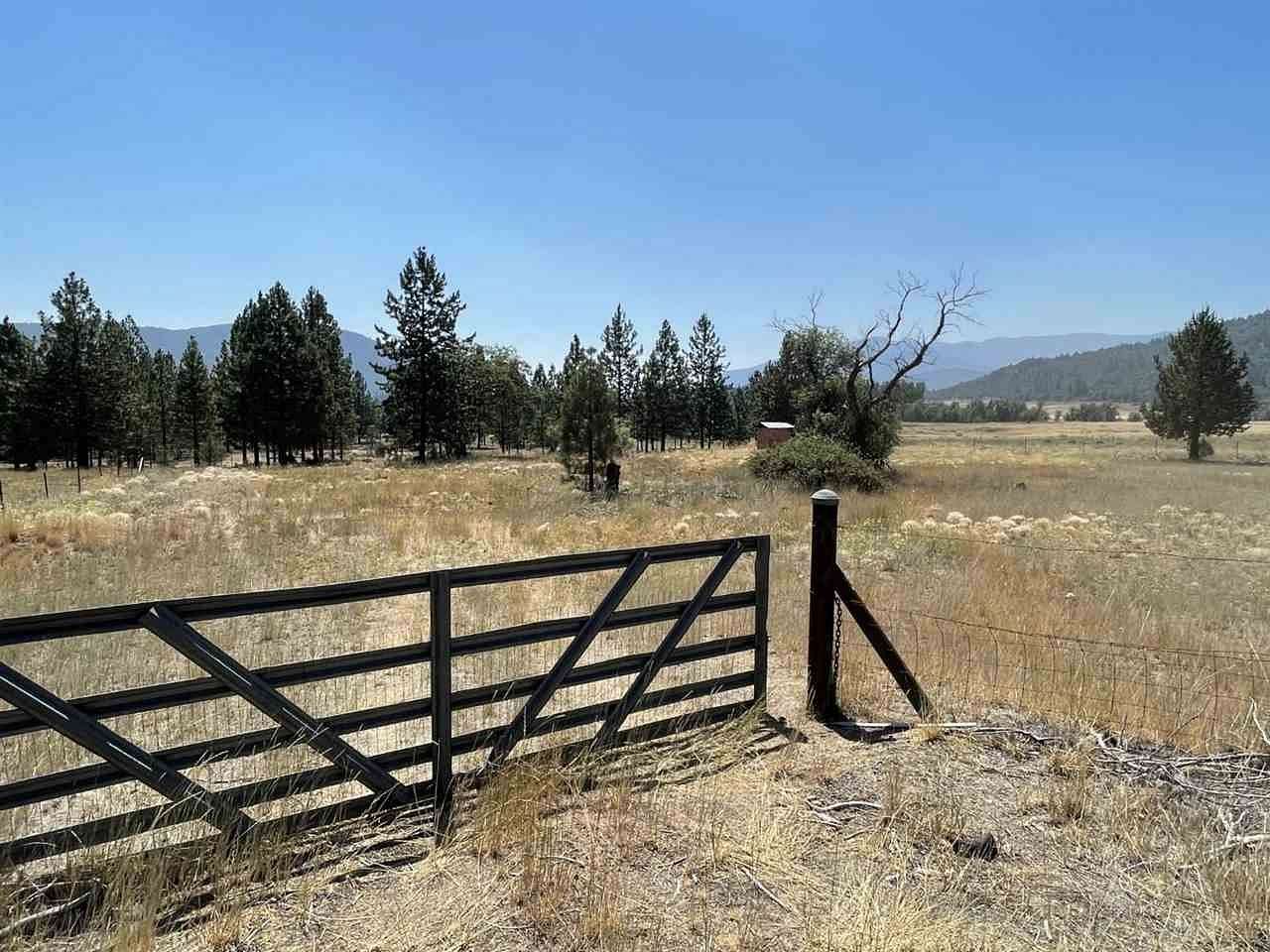 1 Acre of Commercial Land for Sale in Yreka, California