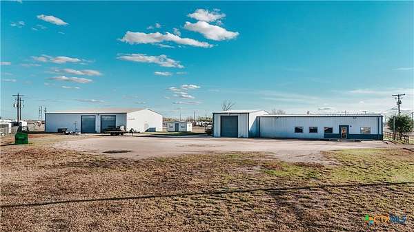 1.55 Acres of Improved Commercial Land for Sale in Victoria, Texas