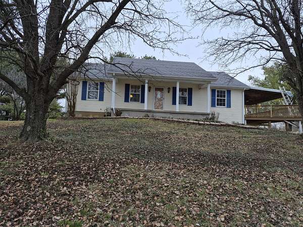 4.5 Acres of Land with Home for Sale in Springfield, Kentucky
