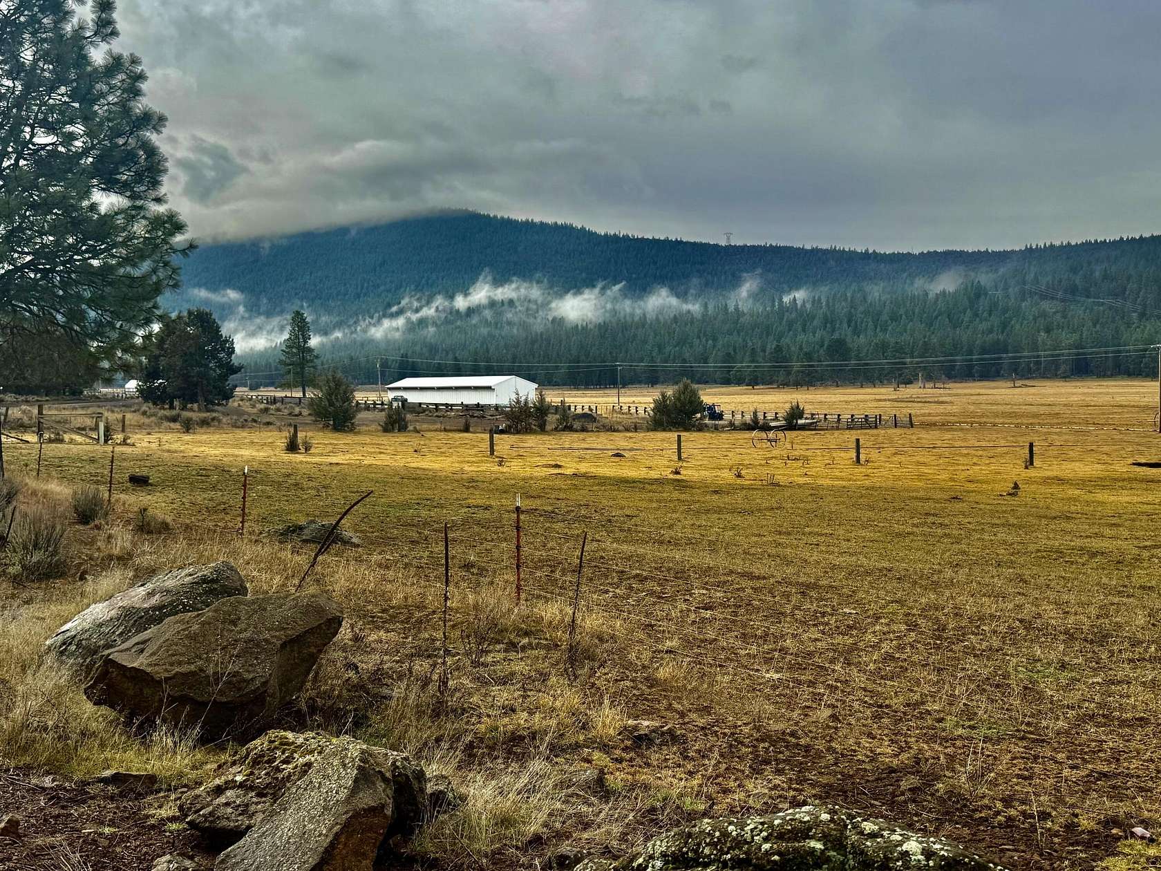 395 Acres of Land with Home for Sale in Klamath Falls, Oregon