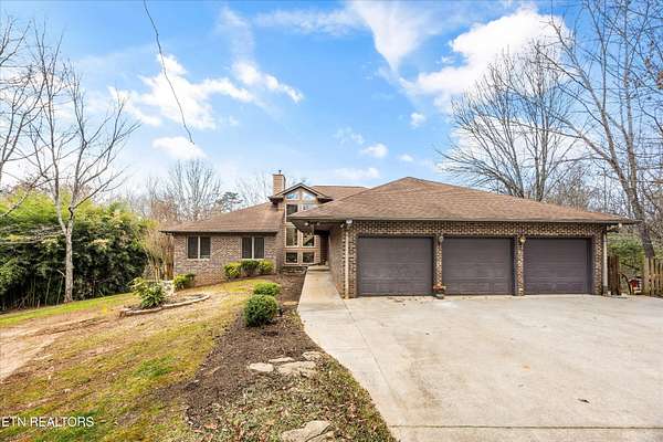 8 Acres of Land with Home for Sale in Maryville, Tennessee