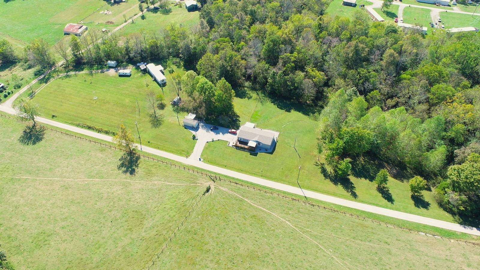 2.74 Acres of Land with Home for Sale in Edmonton, Kentucky