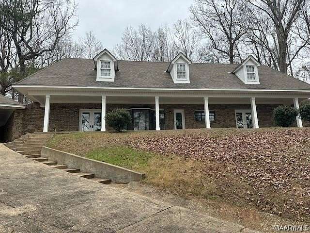 1.5 Acres of Land with Home for Sale in Wetumpka, Alabama