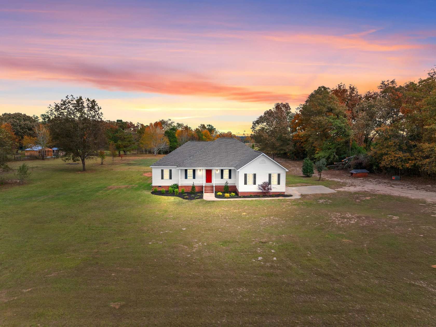 9 Acres of Land with Home for Sale in Avera, Georgia