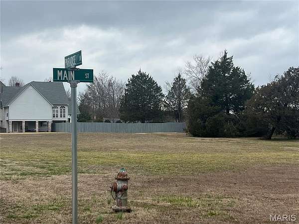 0.82 Acres of Residential Land for Sale in Poplar Bluff, Missouri