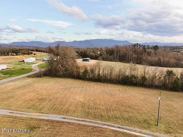 1 Acre of Residential Land for Sale in Dandridge, Tennessee
