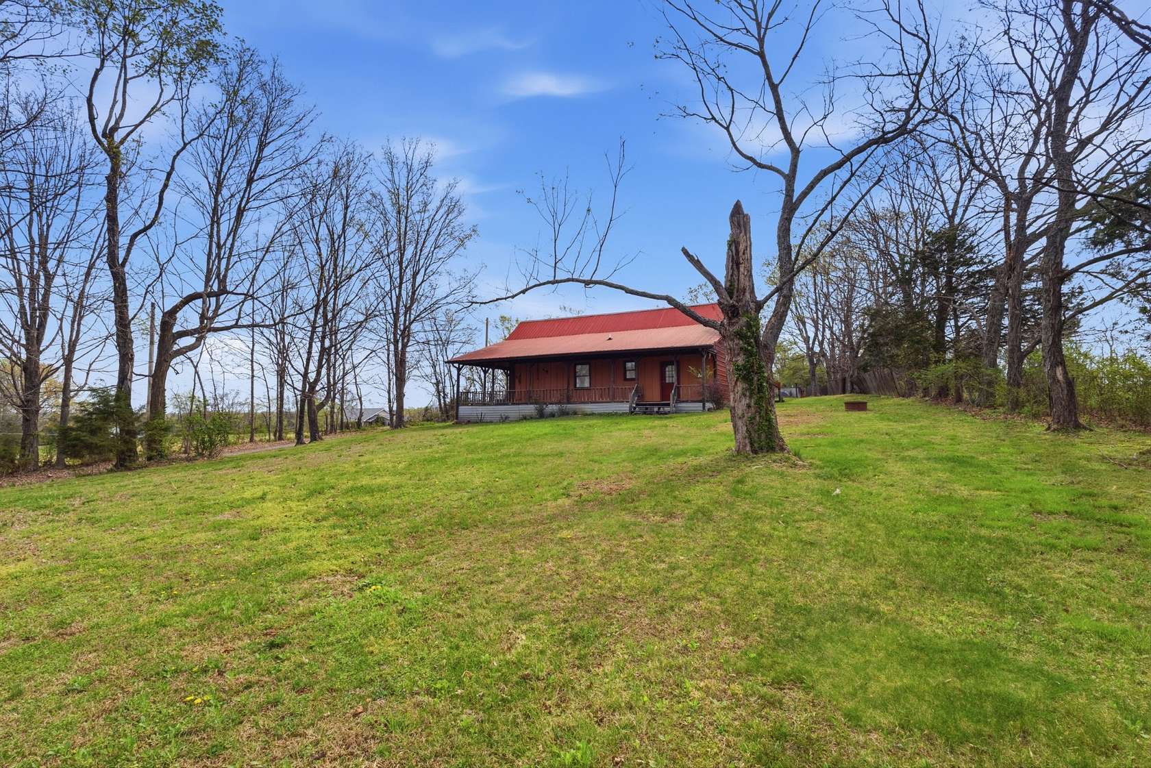 4.75 Acres of Land with Home for Sale in Springfield, Tennessee