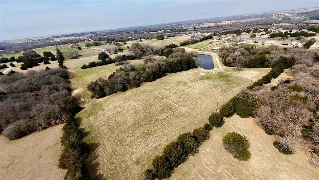 7 Acres of Residential Land for Sale in Decatur, Texas
