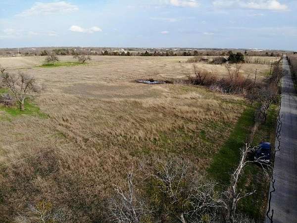 28 Acres of Agricultural & Residential Land for Sale in Ennis, Texas