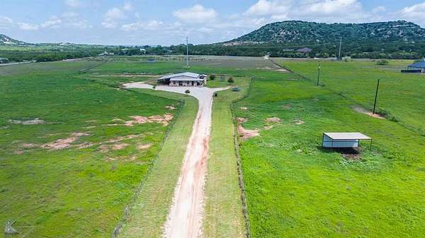 21.3 Acres of Land with Home for Sale in Ovalo, Texas