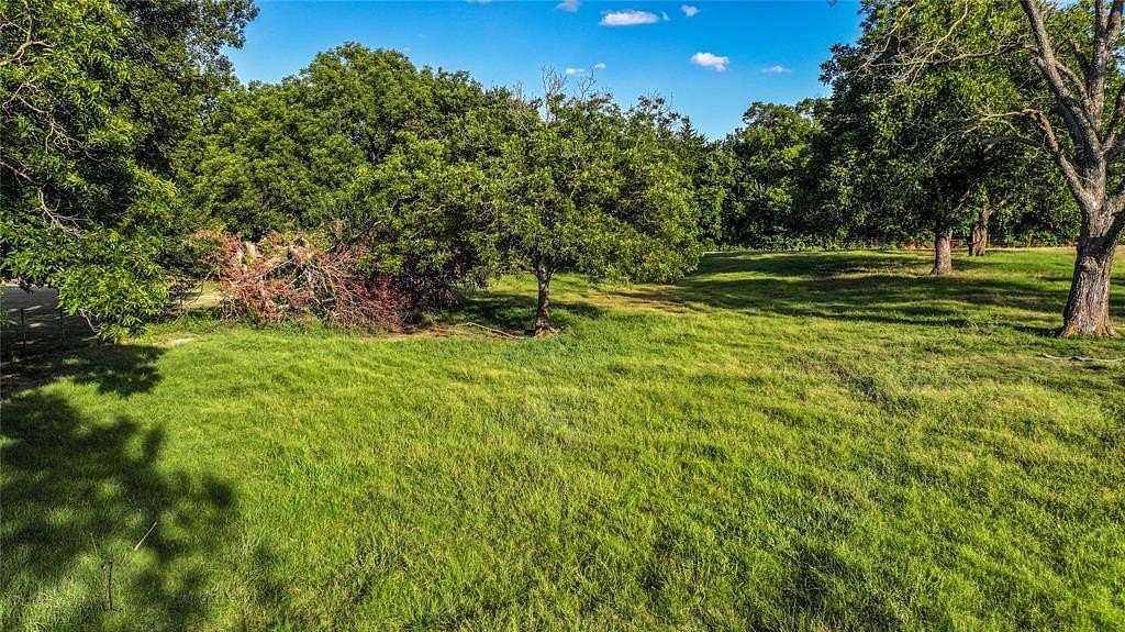 1.52 Acres of Residential Land for Sale in St. Jo, Texas