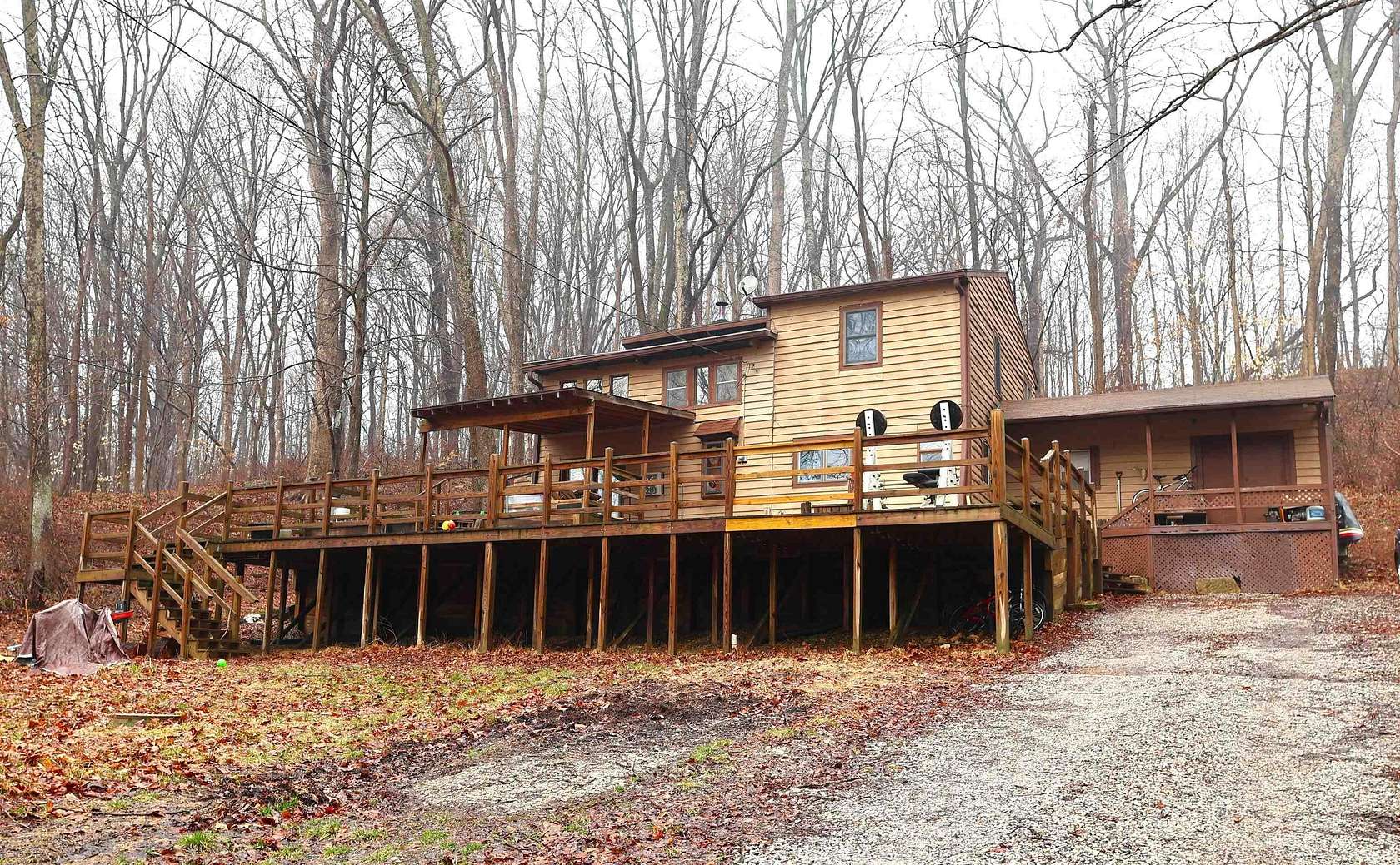 16.5 Acres of Recreational Land with Home for Sale in Bloomfield, Indiana