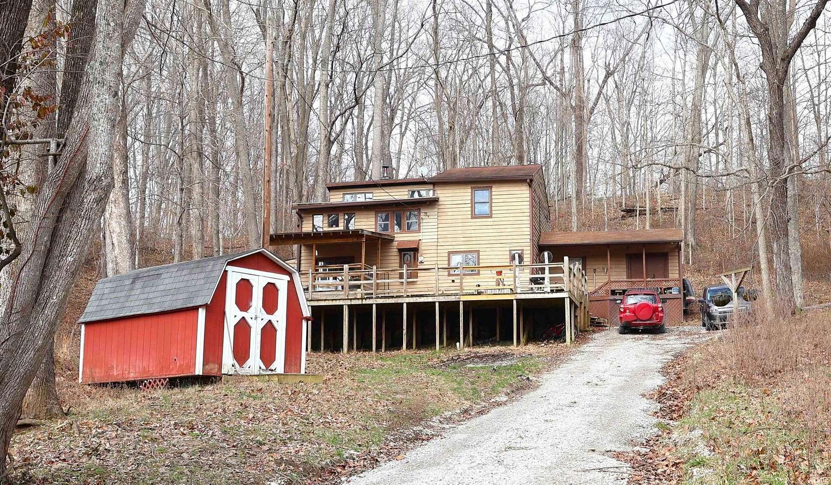 16.5 Acres of Recreational Land with Home for Sale in Bloomfield, Indiana