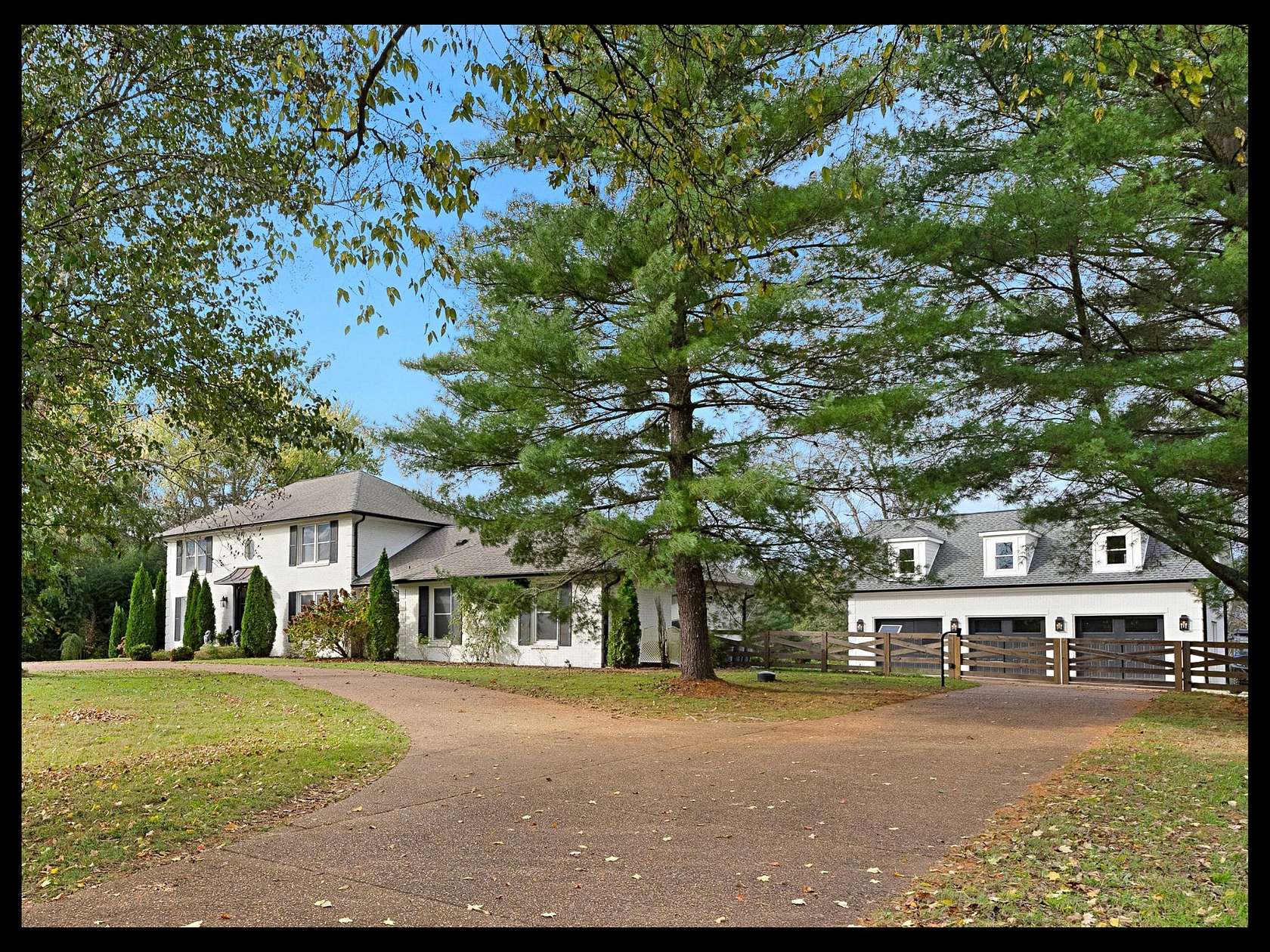 4.26 Acres of Land with Home for Sale in Franklin, Tennessee