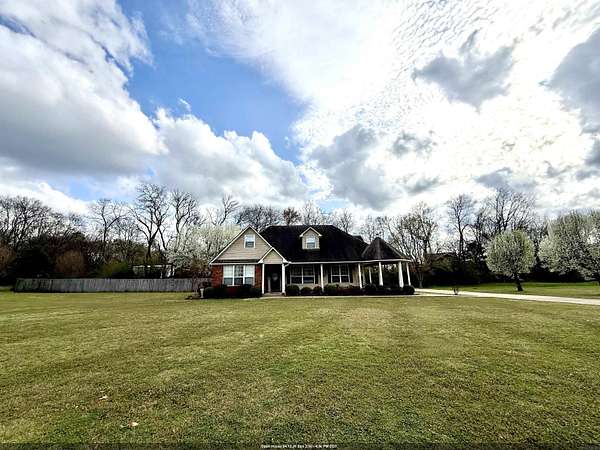 1.58 Acres of Land with Home for Sale in Malvern, Arkansas