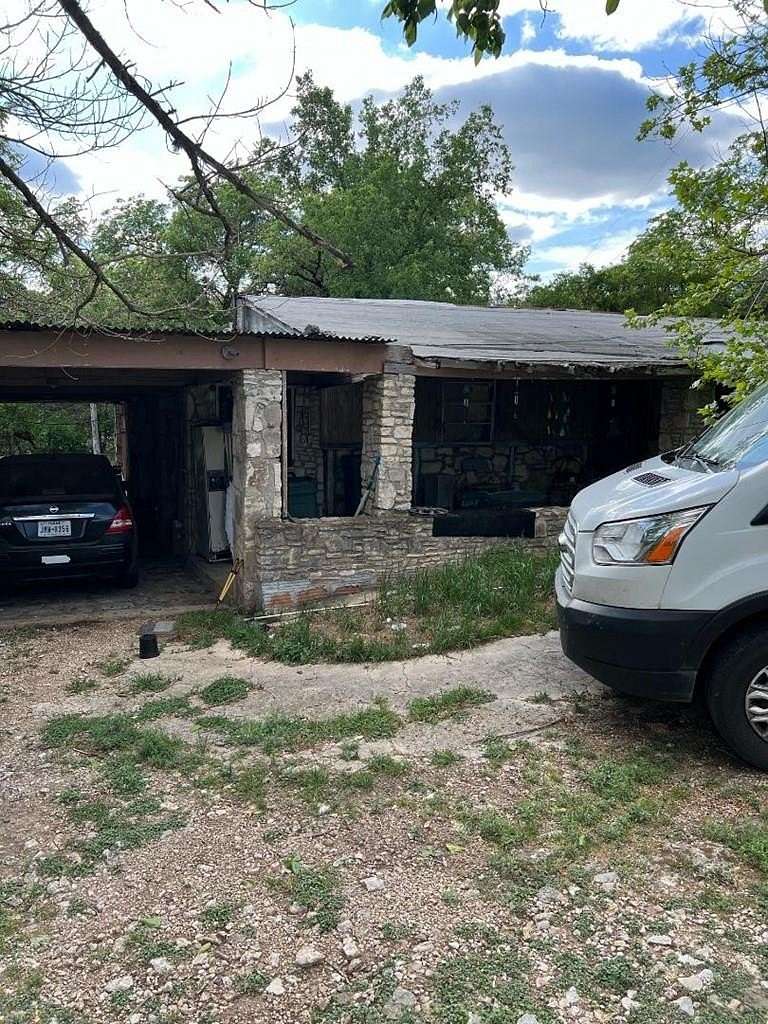 9.44 Acres of Land with Home for Sale in Kerrville, Texas