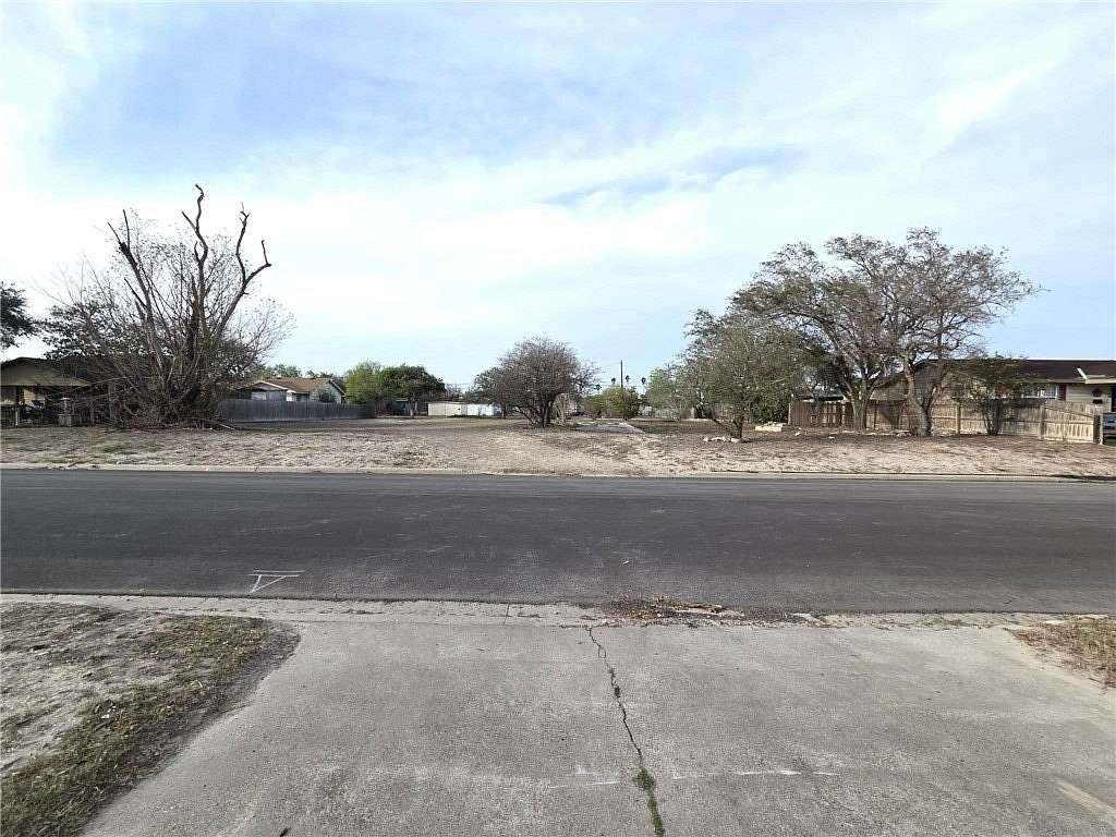 0.5 Acres of Residential Land for Sale in Kingsville, Texas