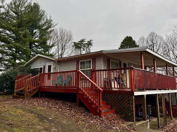 1.82 Acres of Land with Home for Sale in Somerset, Ohio