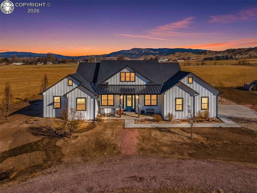 14.3 Acres of Land with Home for Sale in Cañon City, Colorado