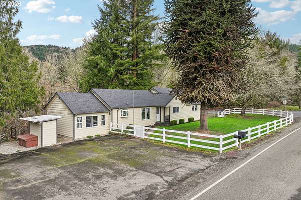 1.5 Acres of Land with Home for Sale in Kelso, Washington