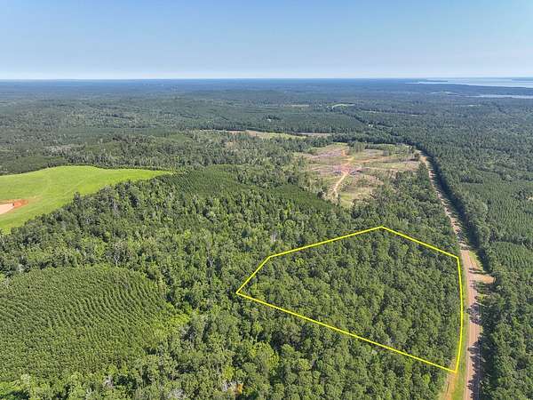 11 Acres of Land for Sale in Milam, Texas