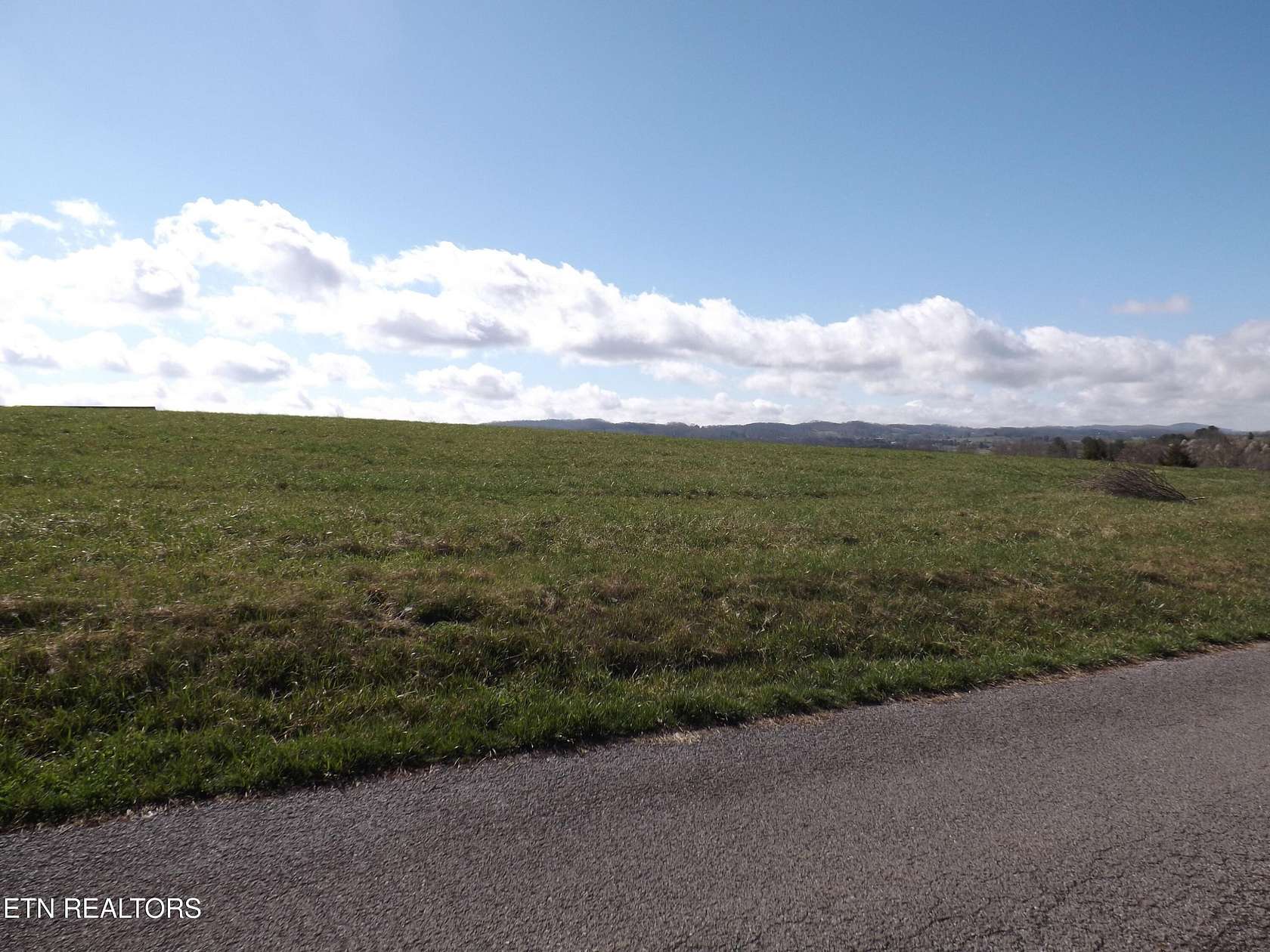 1.3 Acres of Land for Sale in Speedwell, Tennessee