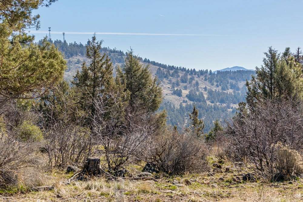 0.57 Acres of Residential Land for Sale in Klamath Falls, Oregon