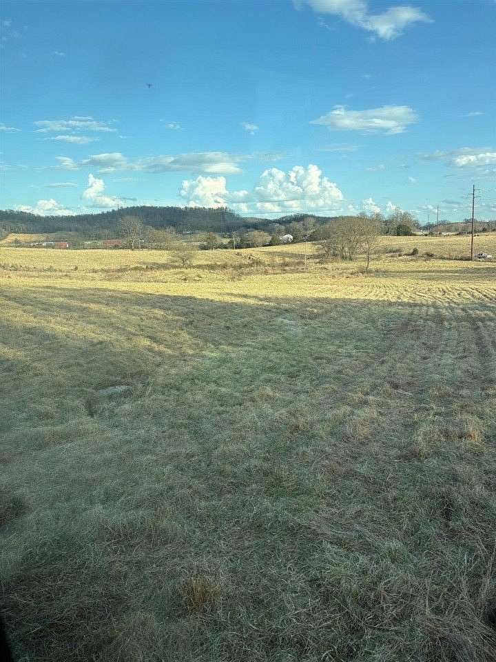 5.6 Acres of Land for Sale in Horse Cave, Kentucky