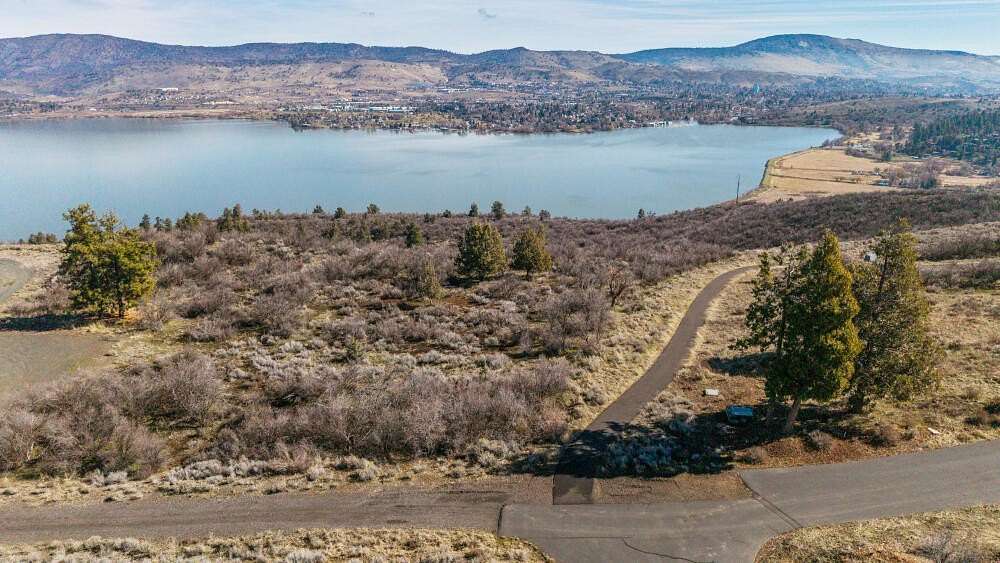 0.82 Acres of Residential Land for Sale in Klamath Falls, Oregon