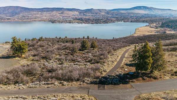 0.82 Acres of Residential Land for Sale in Klamath Falls, Oregon