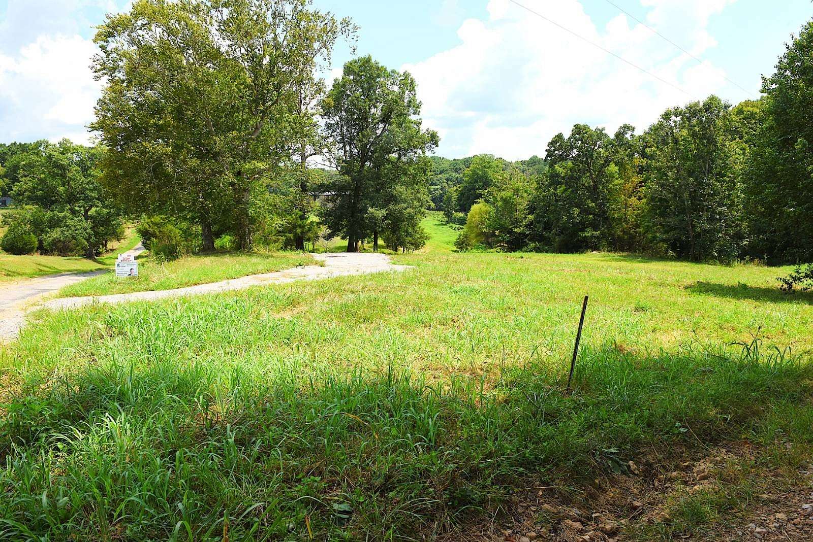 1 Acre of Land for Sale in Summer Shade, Kentucky