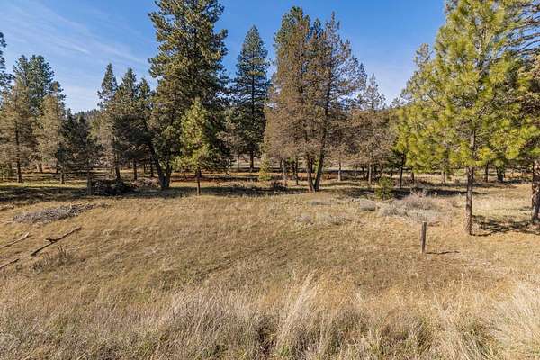 0.6 Acres of Residential Land for Sale in Klamath Falls, Oregon